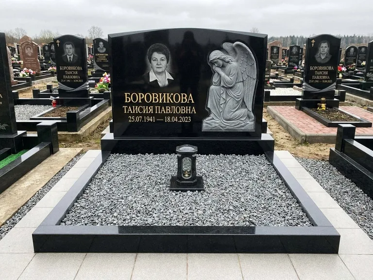 Памятник с барельефом — выполненная работа 38 в Тюмени