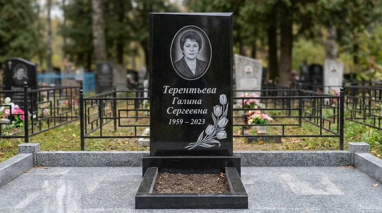 Памятник с гравировкой тюльпанов — выполненная работа «Терентьева» в Тюмени