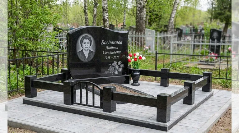 Памятник с гравировкой тюльпанов — выполненная работа «Богданова» в Тюмени