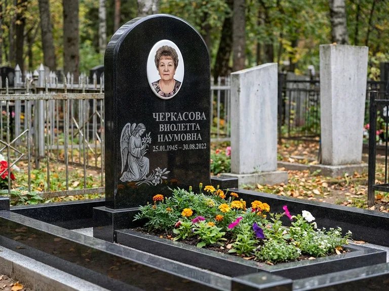 Памятник с гравировкой ангела — гравировка ангела с крестом рядом с эпитафией, работа «Журавлёва» в Тюмени