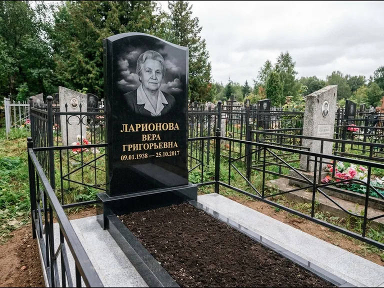Гравировка портрета на чёрном граните — выполненная работа 16 в Тюмени