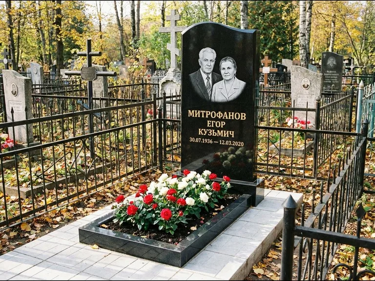 Гравировка портрета на чёрном граните — выполненная работа 17 в Тюмени
