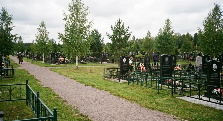 Памятники на Арском кладбище в Казани