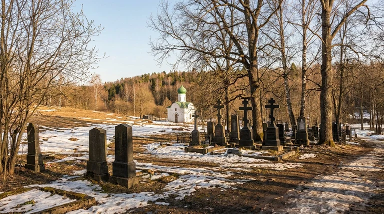 Гранитный памятник на Казанском кладбище в Воронеже работы мастерской «Мастер Каменев»