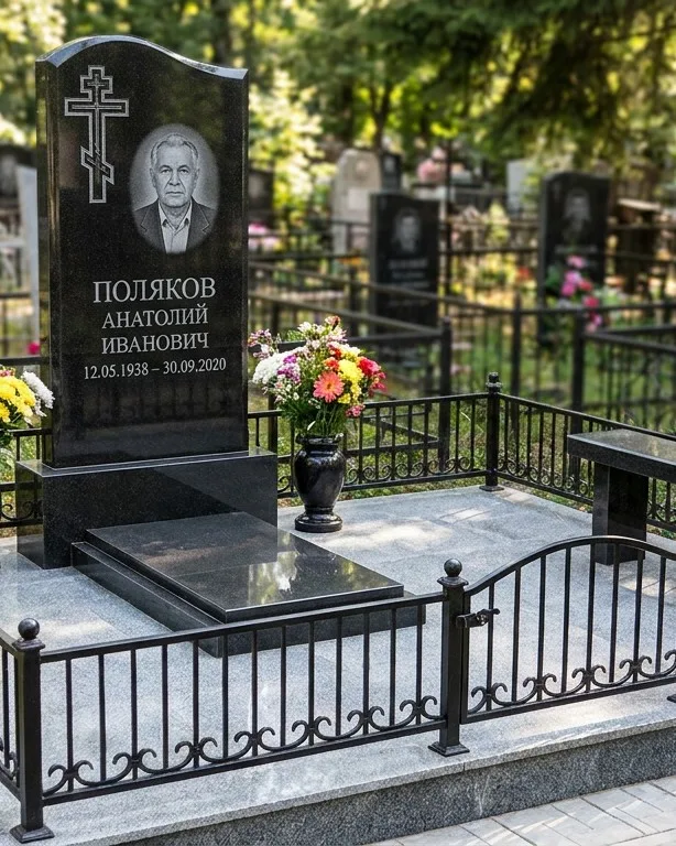 Памятник под ключ с восьмиконечным крестом в Тюмени