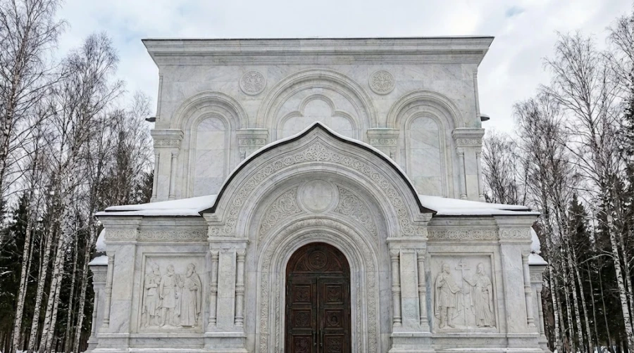 fasad-mramora
